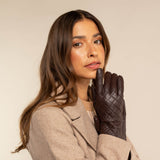 Selena (brown) – Sheepskin leather gloves with diamond pattern and touchscreen feature