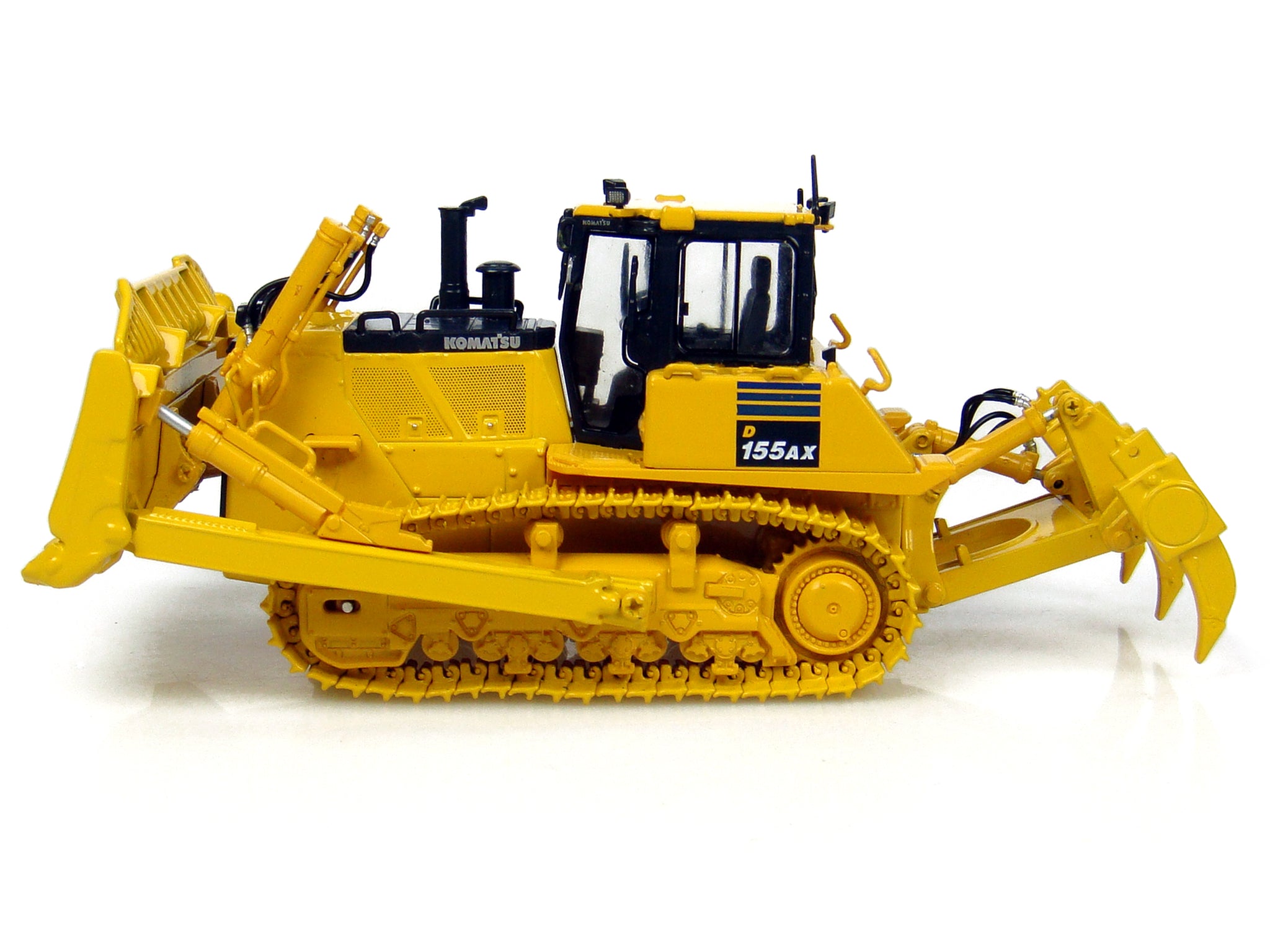 Universal Hobbies 1:50 Scale Komatsu D 155 Ax