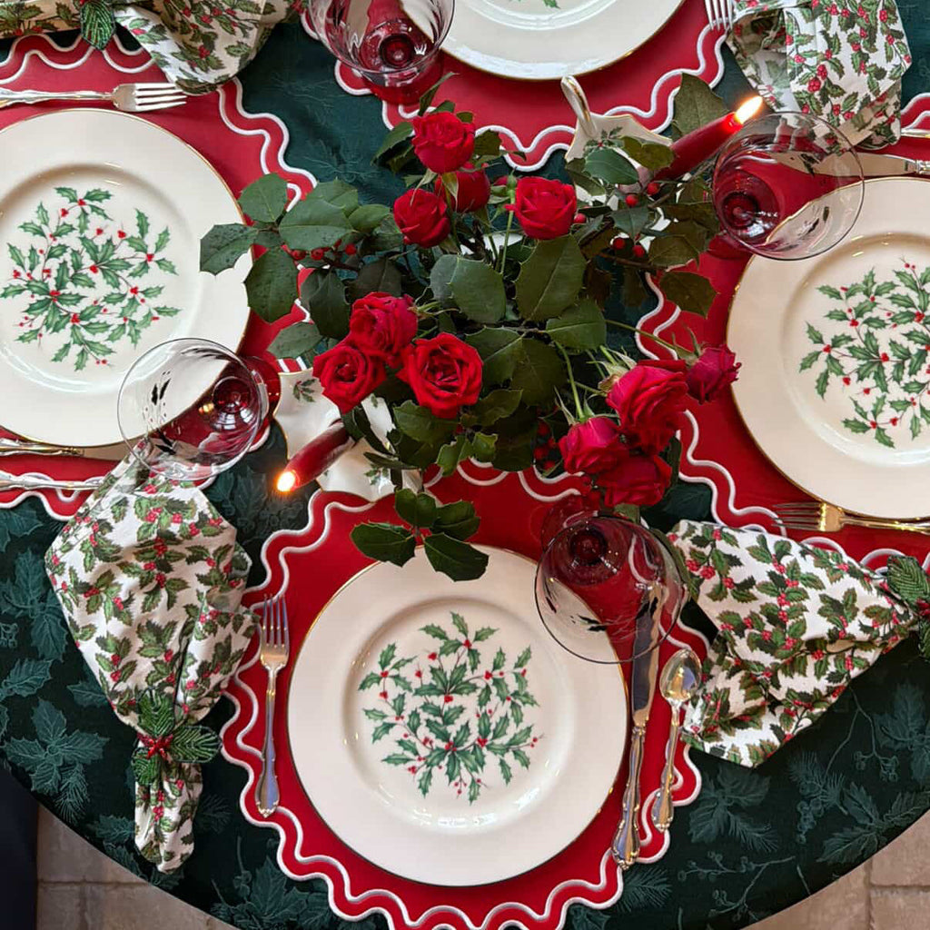SOLACE RED & WHITE SCALLOPED FAUX LEATHER PLACEMAT